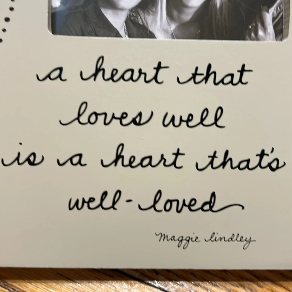 Cracker Barrel heart design photo frame.  Valentines. New in box.